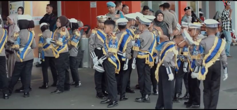 POLISI CILIK — Foto 4